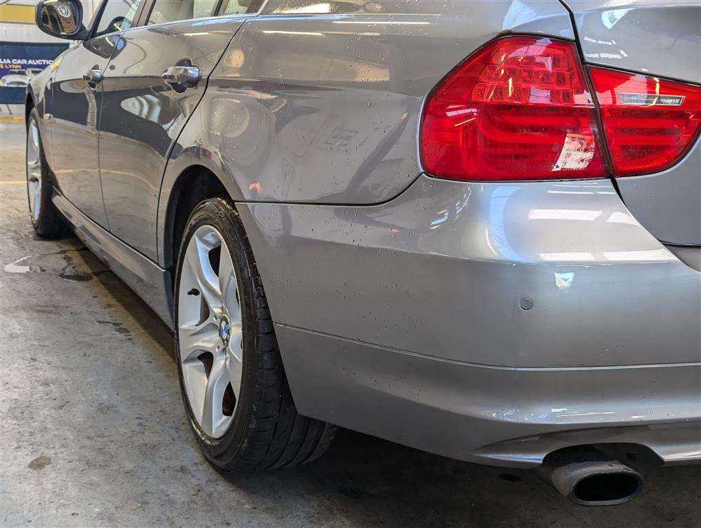 <p>2011 BMW 318I EXCLUSIVE EDITION</p>