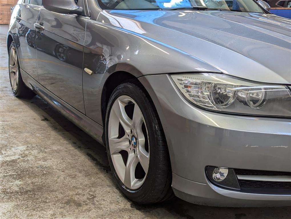 <p>2011 BMW 318I EXCLUSIVE EDITION</p>