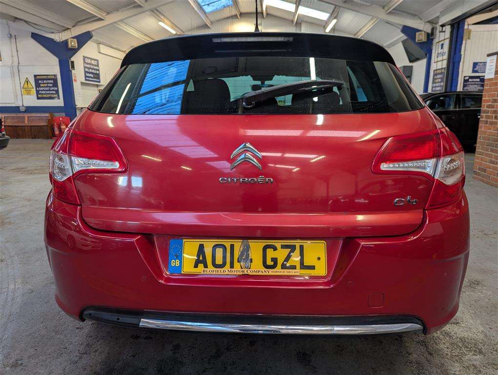 <p>2014 CITROEN C4 VTR+ VTI AUTO</p>