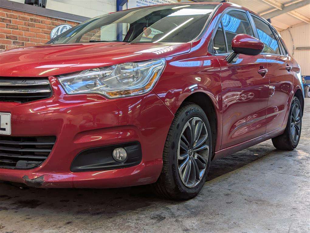 <p>2014 CITROEN C4 VTR+ VTI AUTO</p>