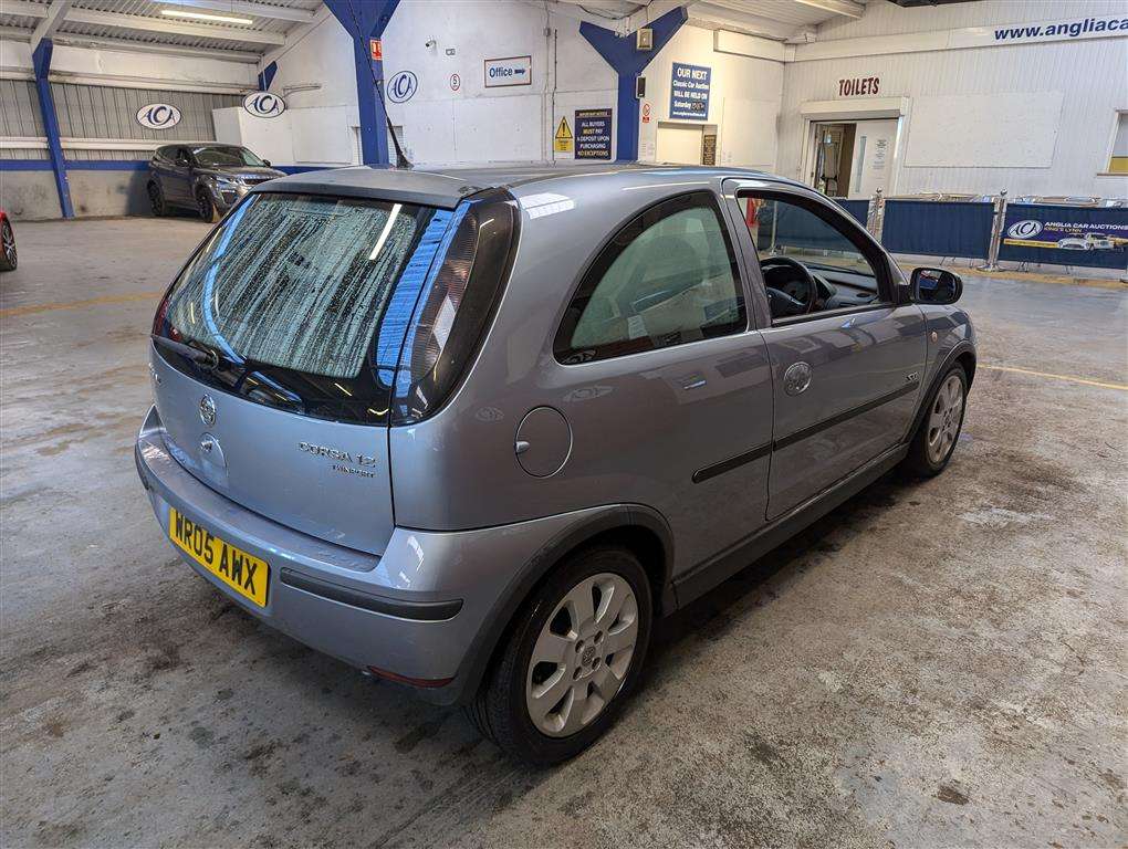 <p>2005 VAUXHALL CORSA SXI TWINPORT</p>