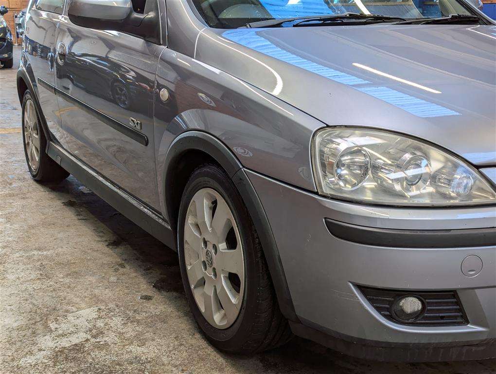 <p>2005 VAUXHALL CORSA SXI TWINPORT</p>