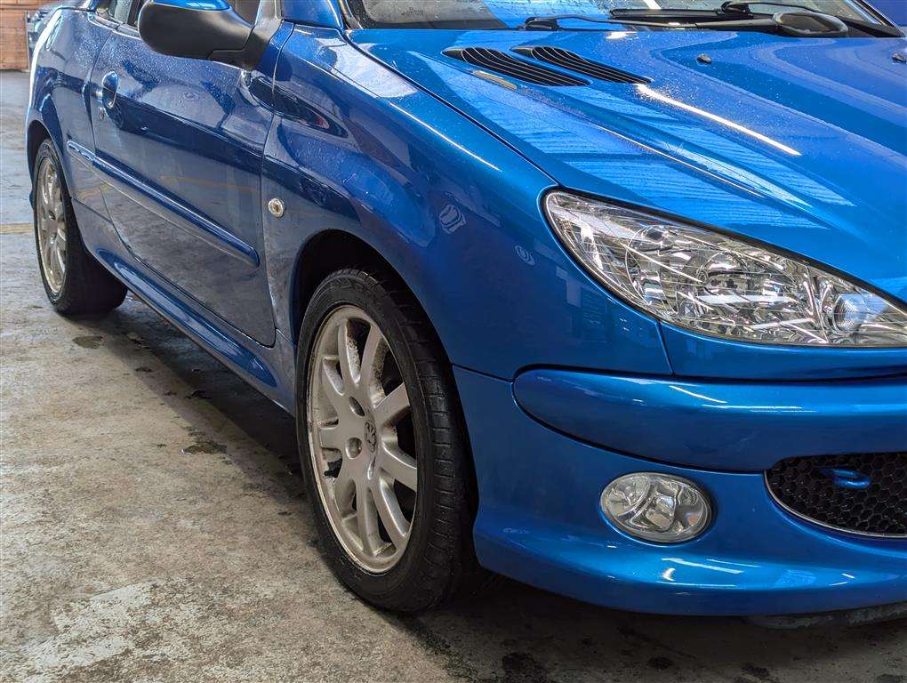 <p>2006 PEUGEOT 206 ALLURE CC S-A</p>