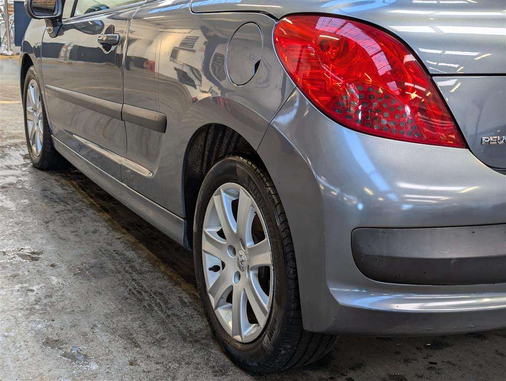 <p>2009 PEUGEOT 207 SPORT CC HDI</p>