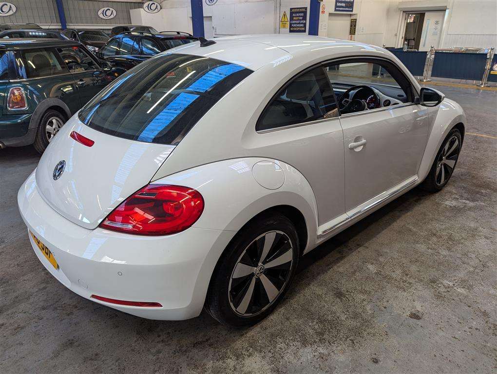 <p>2016 VOLKSWAGEN BEETLE DESIGN TDI BMOTION</p>