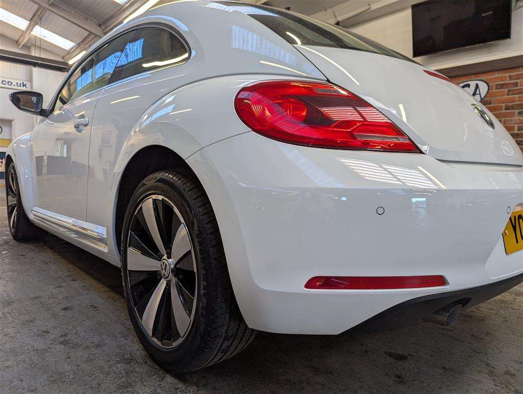 <p>2016 VOLKSWAGEN BEETLE DESIGN TDI BMOTION</p>