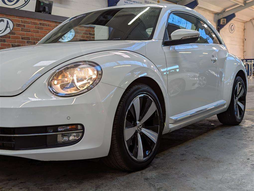 <p>2016 VOLKSWAGEN BEETLE DESIGN TDI BMOTION</p>