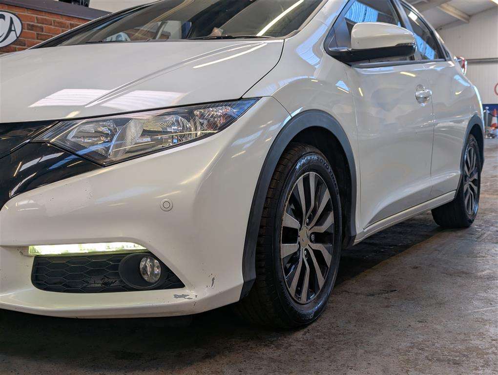 <p>2014 HONDA CIVIC I-DTEC SE +</p>