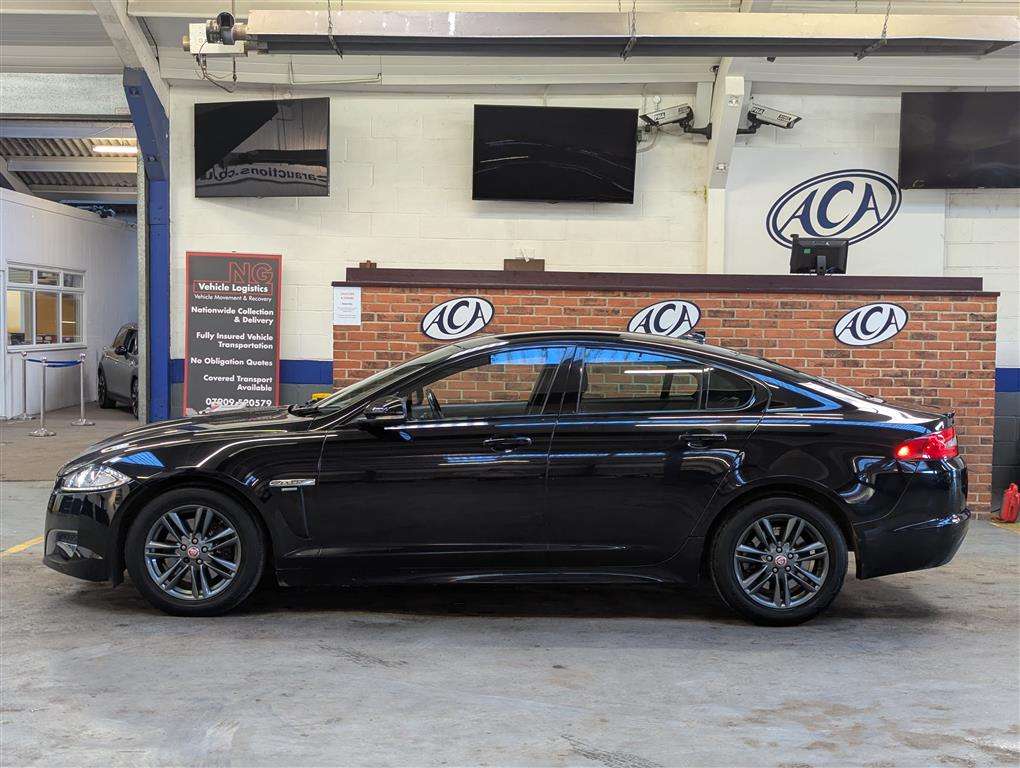 <p>2014 JAGUAR XF R-SPORT D AUTO</p>