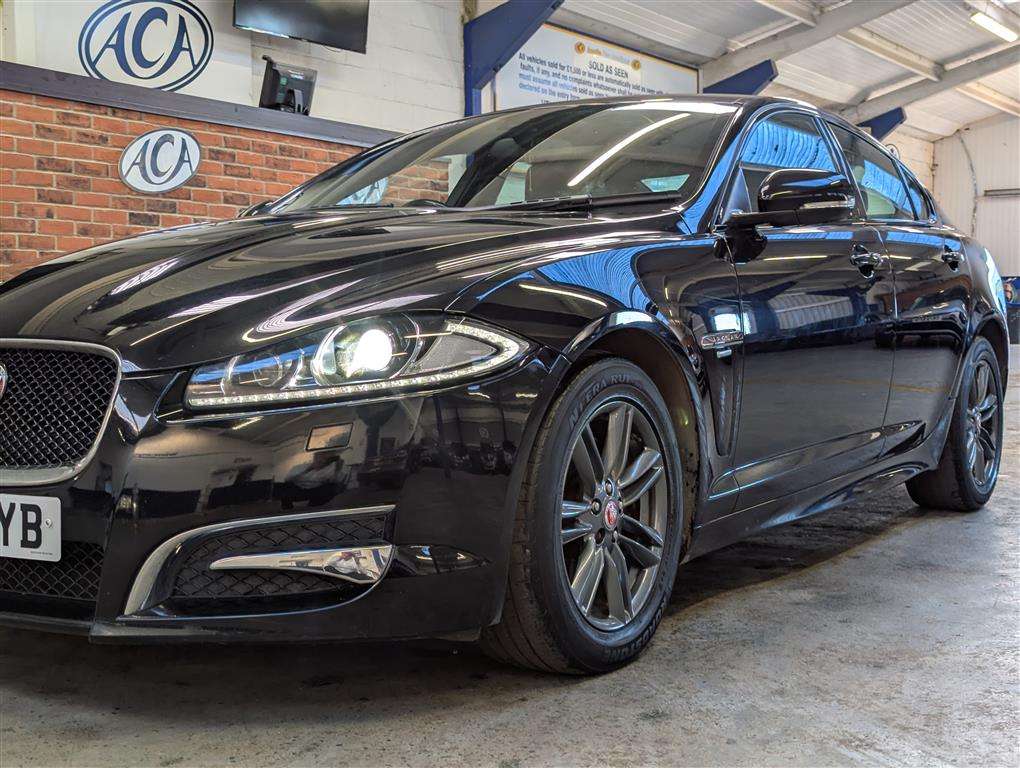 <p>2014 JAGUAR XF R-SPORT D AUTO</p>