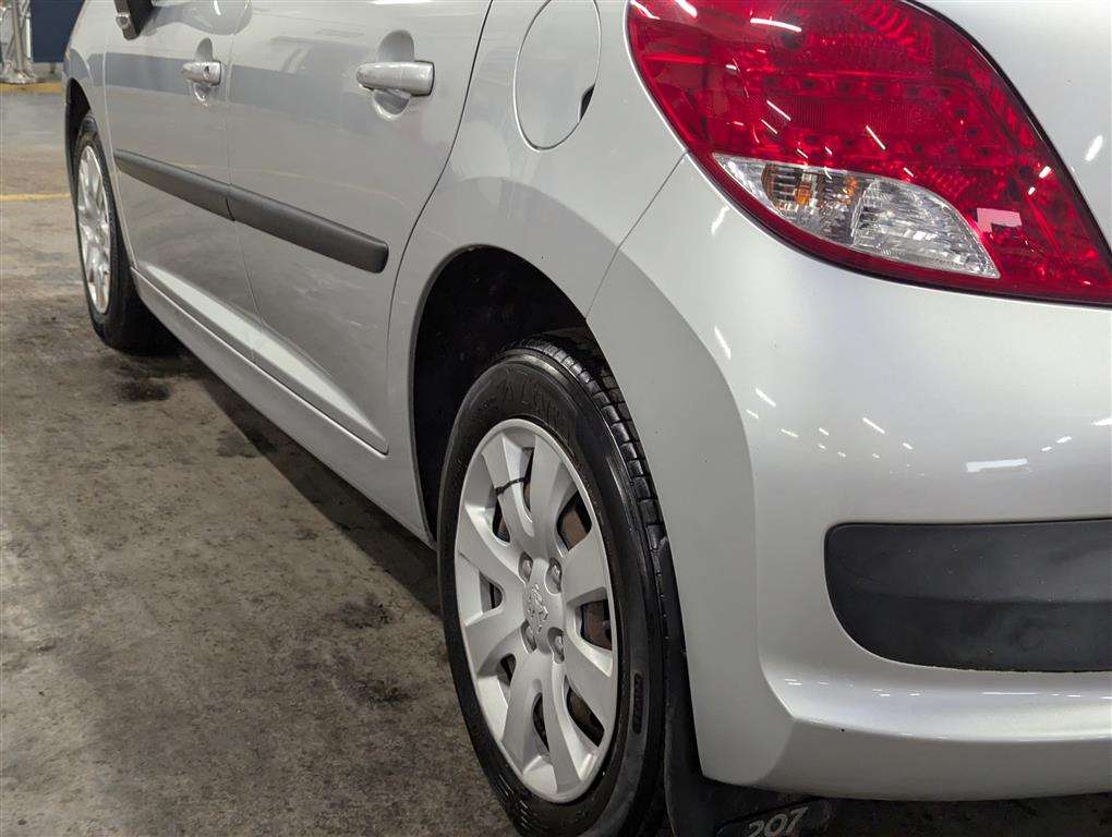 <p>2010 PEUGEOT 207 S S-A</p>