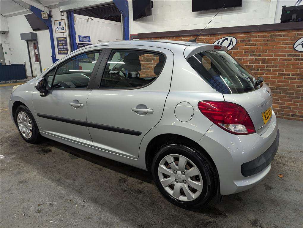 <p>2010 PEUGEOT 207 S S-A</p>