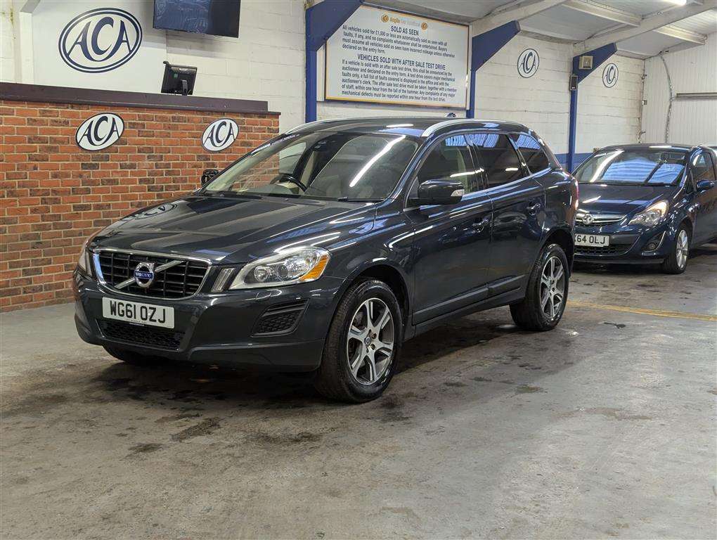 <p>2012 VOLVO XC60 SE LUX T5 AUTO</p>