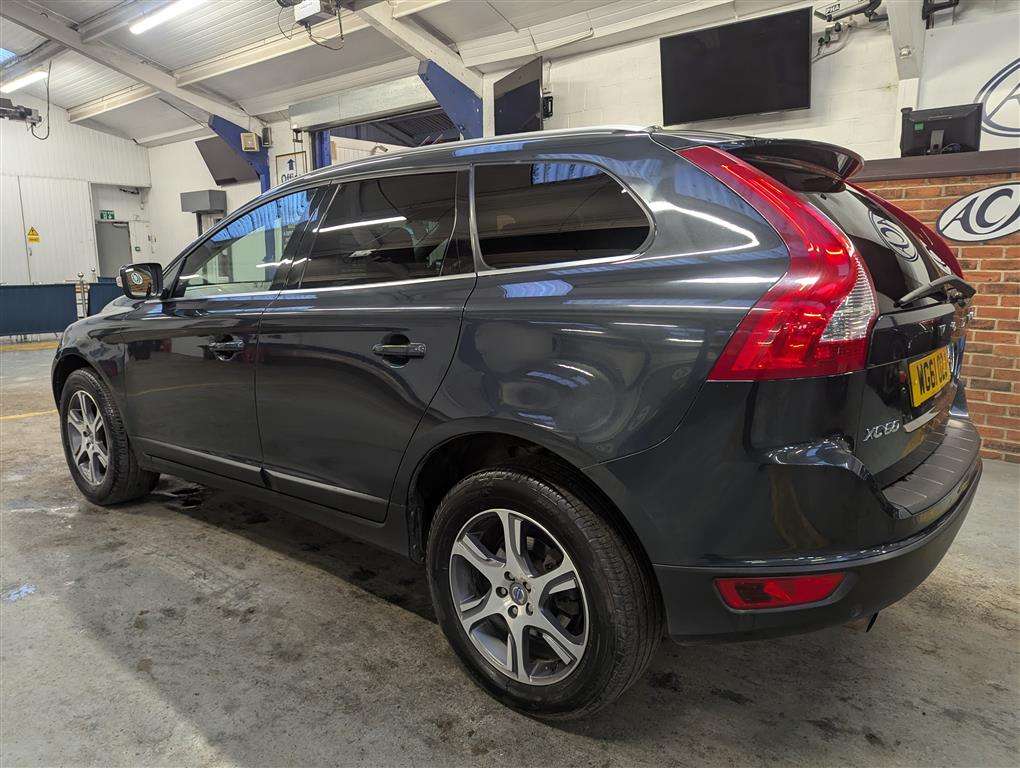 <p>2012 VOLVO XC60 SE LUX T5 AUTO</p>