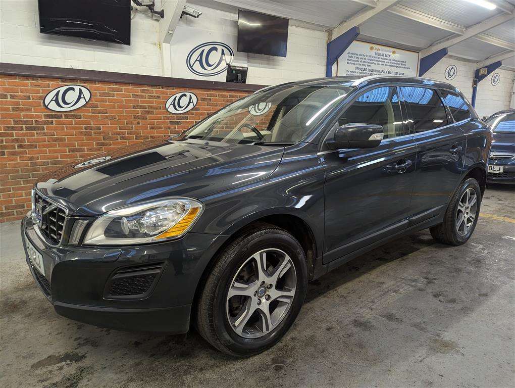 <p>2012 VOLVO XC60 SE LUX T5 AUTO</p>