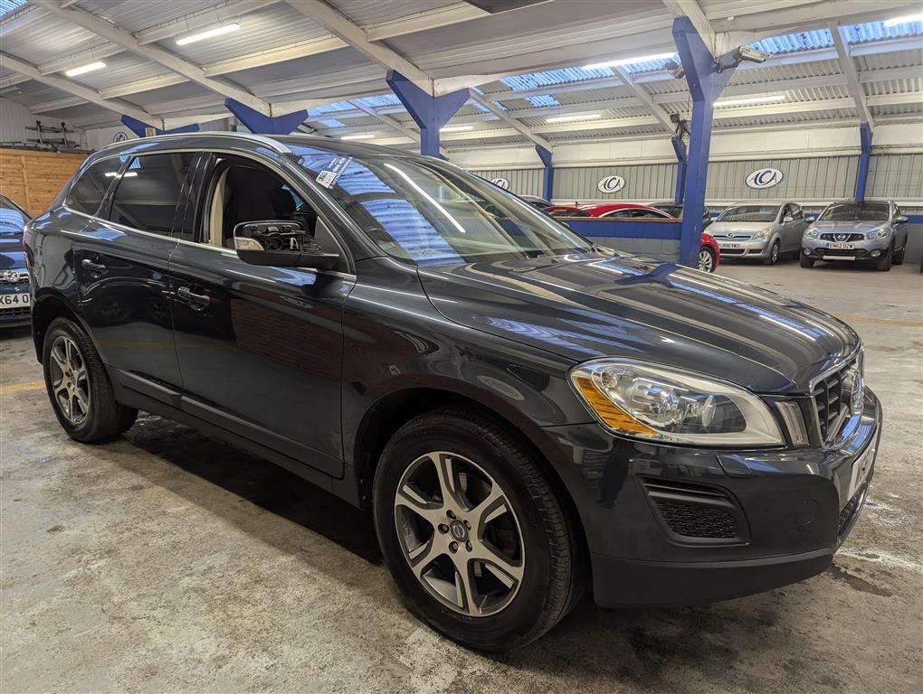 <p>2012 VOLVO XC60 SE LUX T5 AUTO</p>