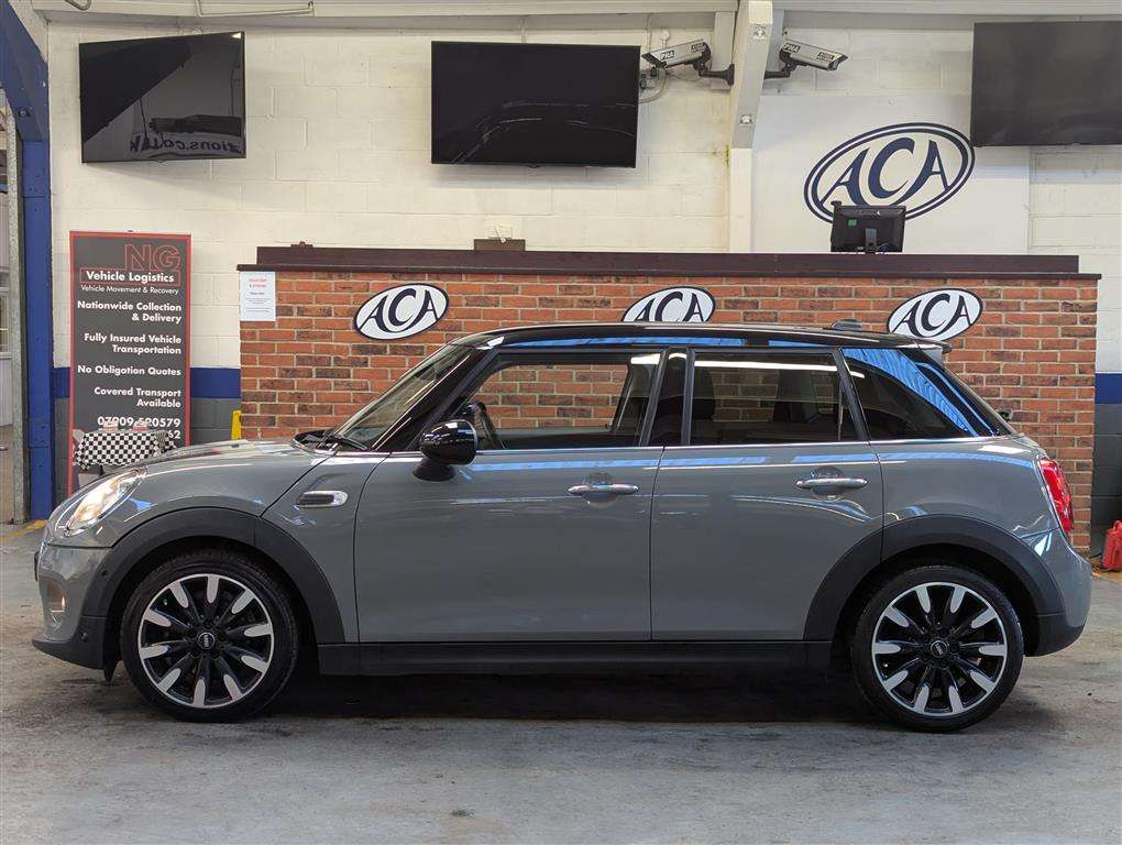 <p>2014 MINI COOPER D AUTO</p>