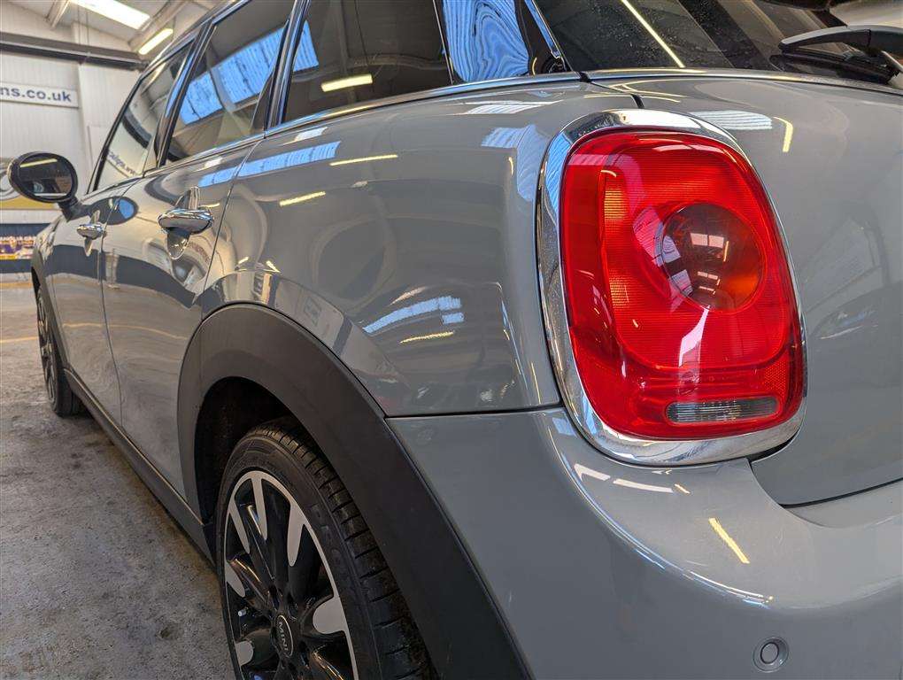 <p>2014 MINI COOPER D AUTO</p>