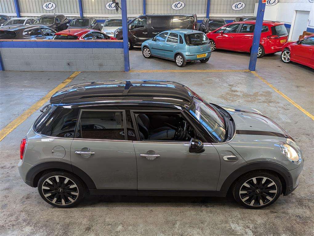 <p>2014 MINI COOPER D AUTO</p>