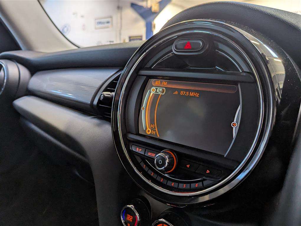 <p>2014 MINI COOPER D AUTO</p>