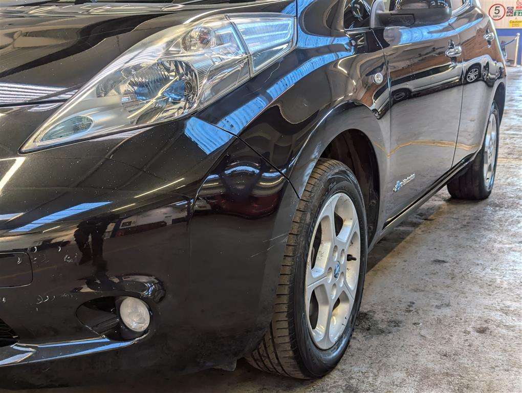 <p>2014 NISSAN LEAF ACENTA</p>