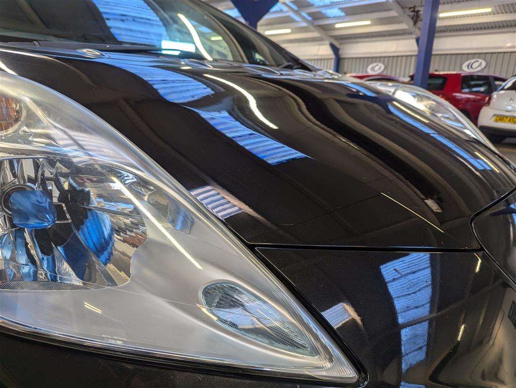 <p>2014 NISSAN LEAF ACENTA</p>