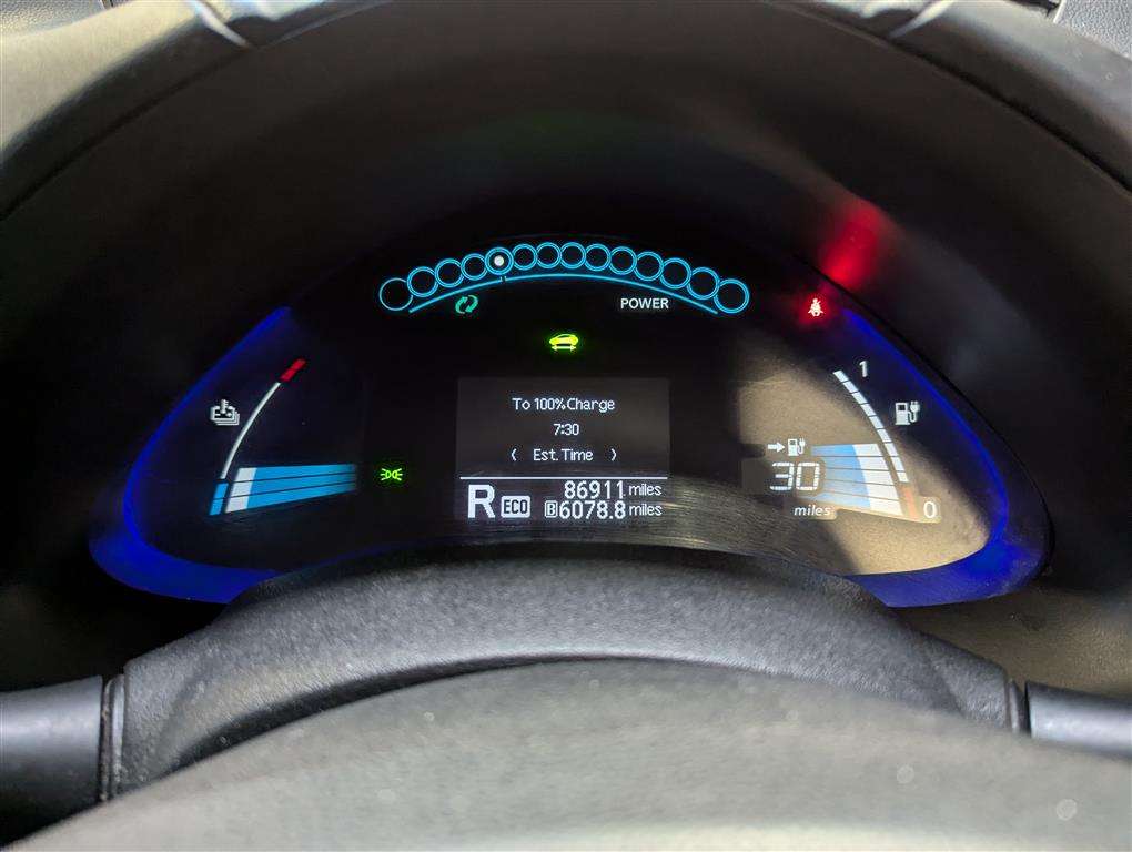 <p>2014 NISSAN LEAF ACENTA</p>