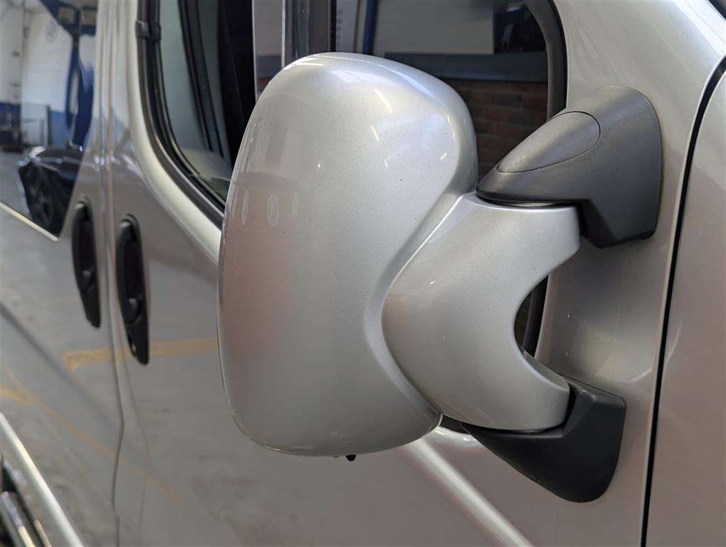 <p>2011 RENAULT TRAFIC SL27 SPORT DCI 115</p>