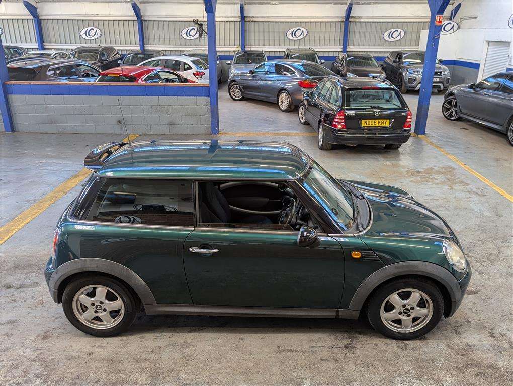 <p>2008 MINI ONE</p>