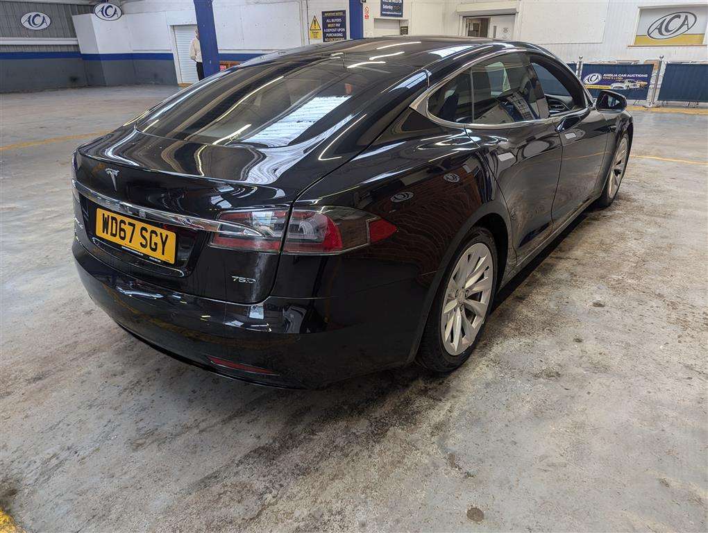 <p>2017 TESLA MODEL S 75D</p>