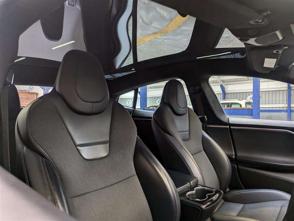 <p>2017 TESLA MODEL S 75D</p>