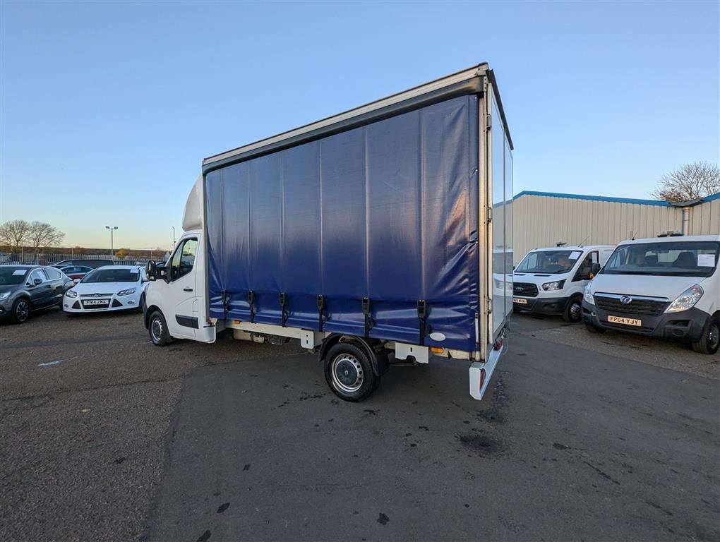 <p>2020 RENAULT MASTER LL35 BUSINESS DCI</p>