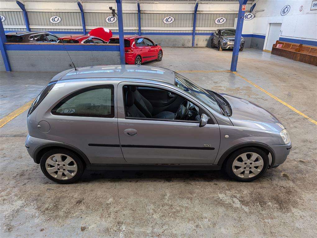 <p>2005 VAUXHALL CORSA SXI TWINPORT</p>