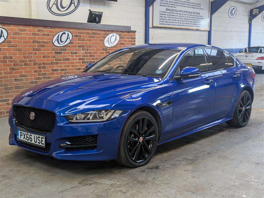 <p>2016 JAGUAR XE R-SPORT D AWD AUTO</p>