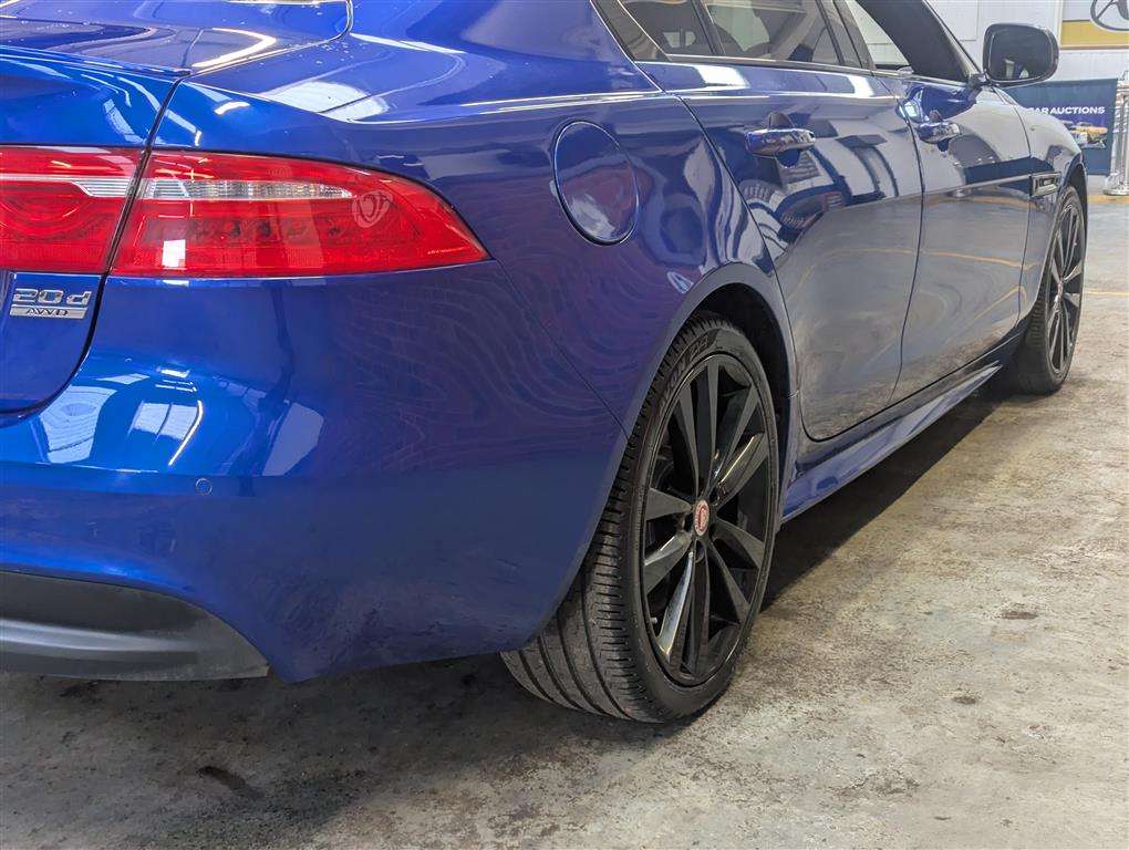 <p>2016 JAGUAR XE R-SPORT D AWD AUTO</p>