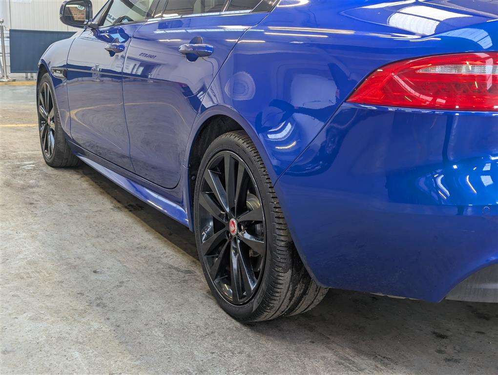 <p>2016 JAGUAR XE R-SPORT D AWD AUTO</p>