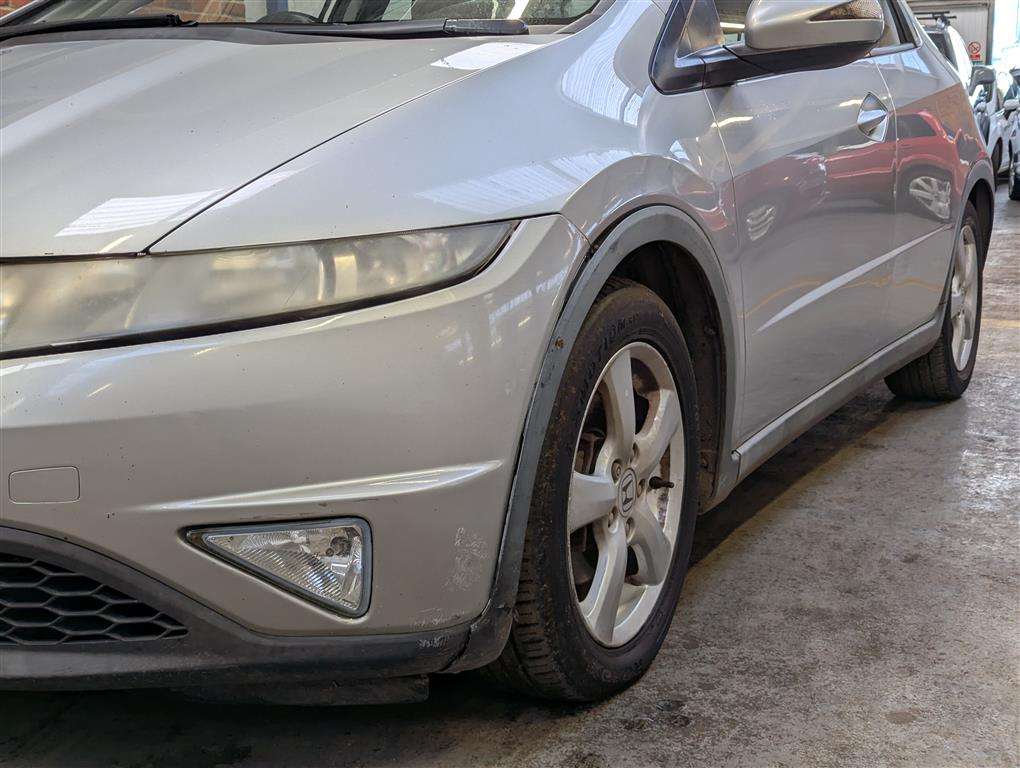 <p>2009 HONDA CIVIC ES I-CTDI</p>