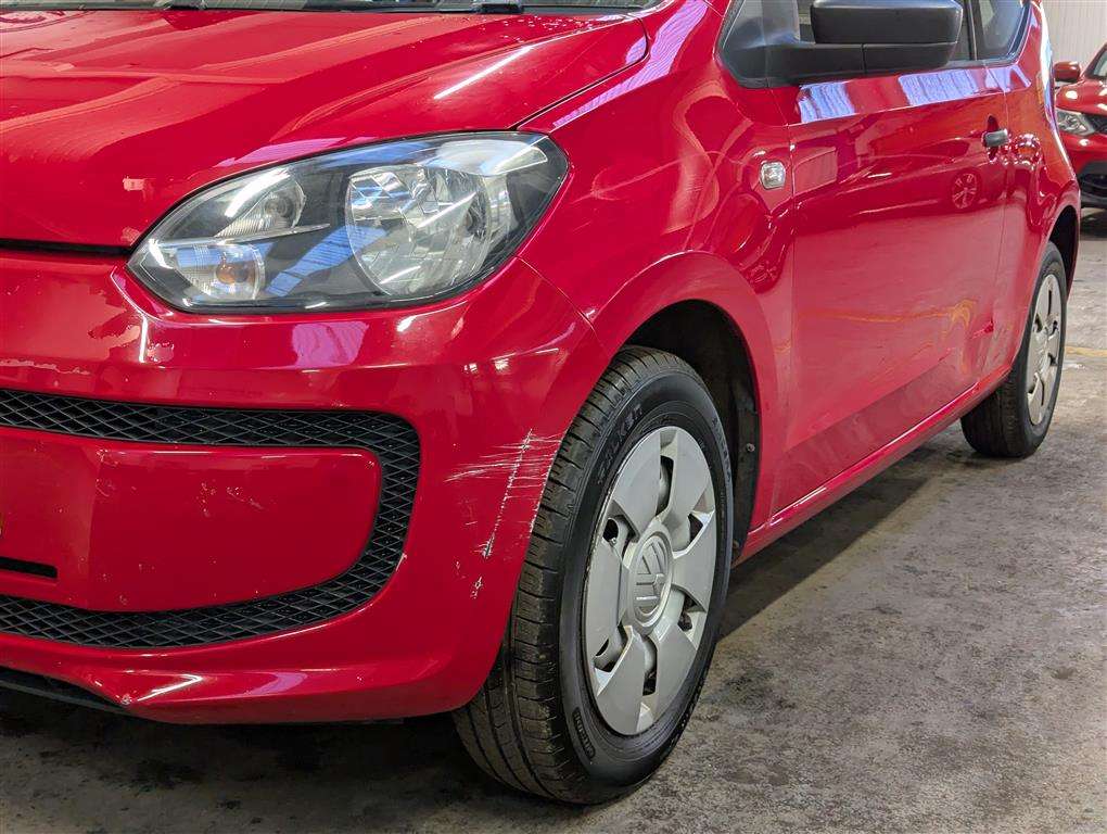 <p>2013 VOLKSWAGEN TAKE UP</p>