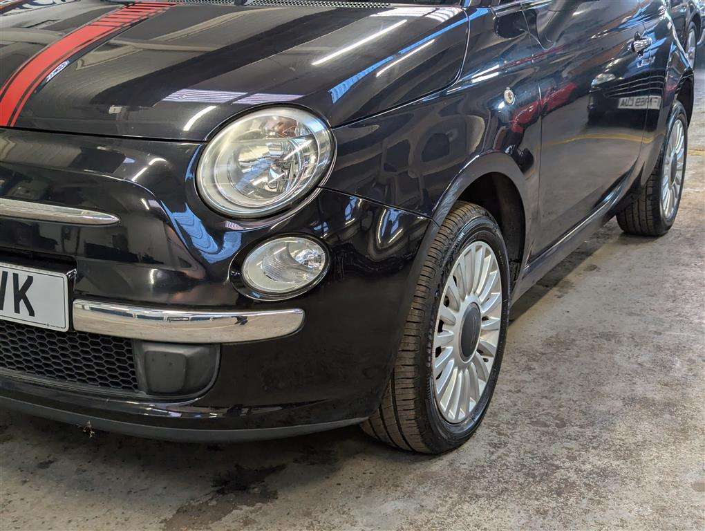 <p>2011 FIAT 500 LOUNGE</p>