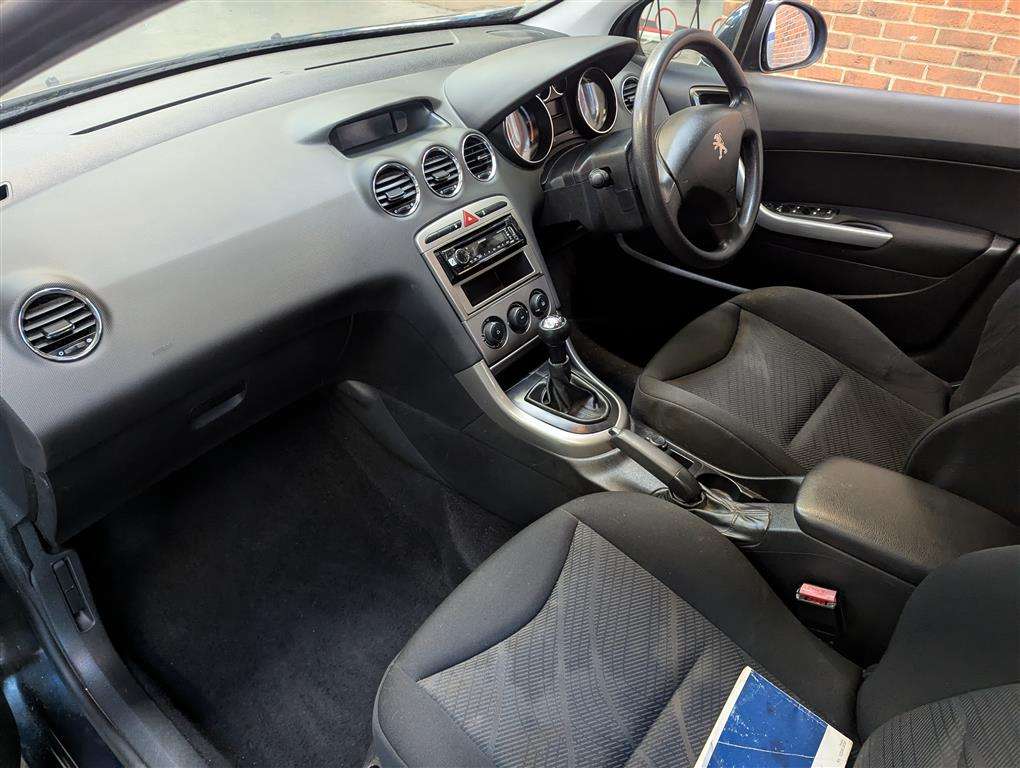 <p>2013 PEUGEOT 308 ACCESS SW HDI</p>