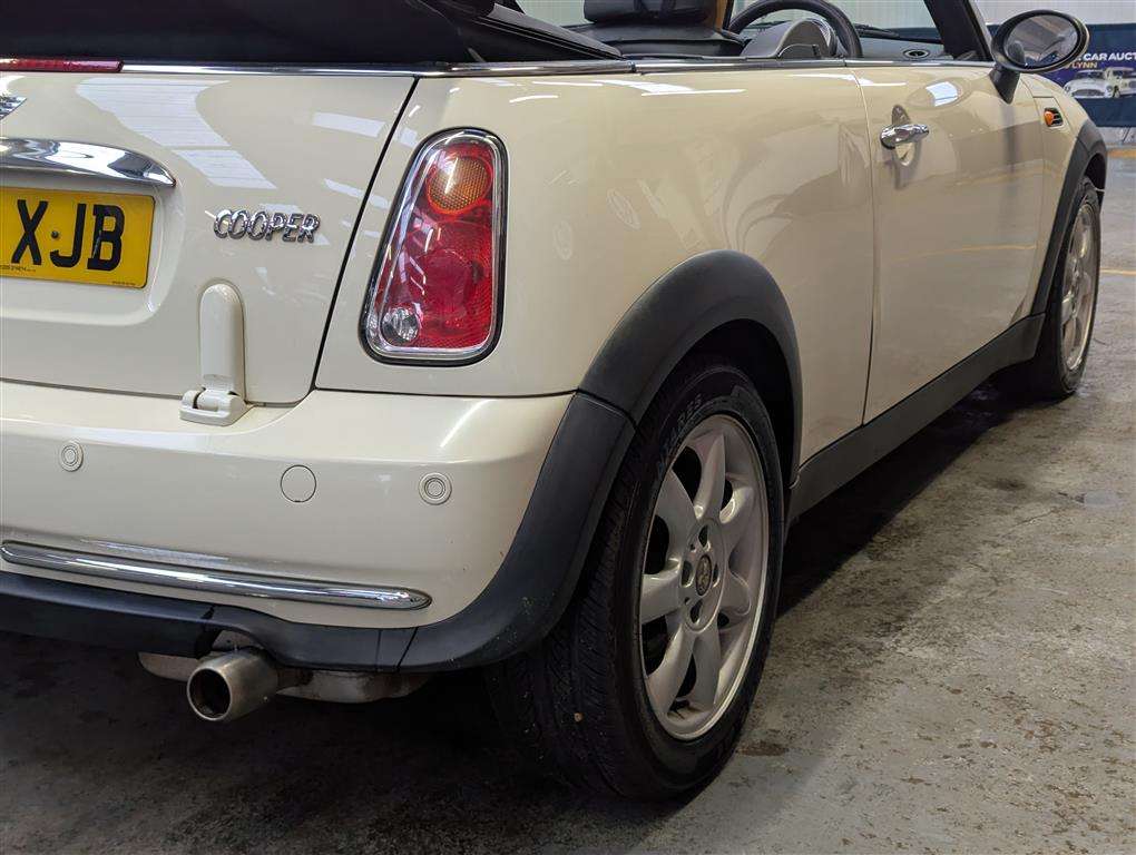 <p>2008 MINI COOPER</p>