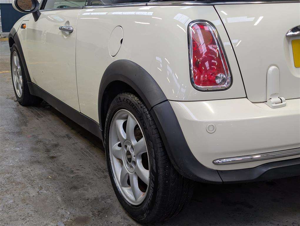 <p>2008 MINI COOPER</p>