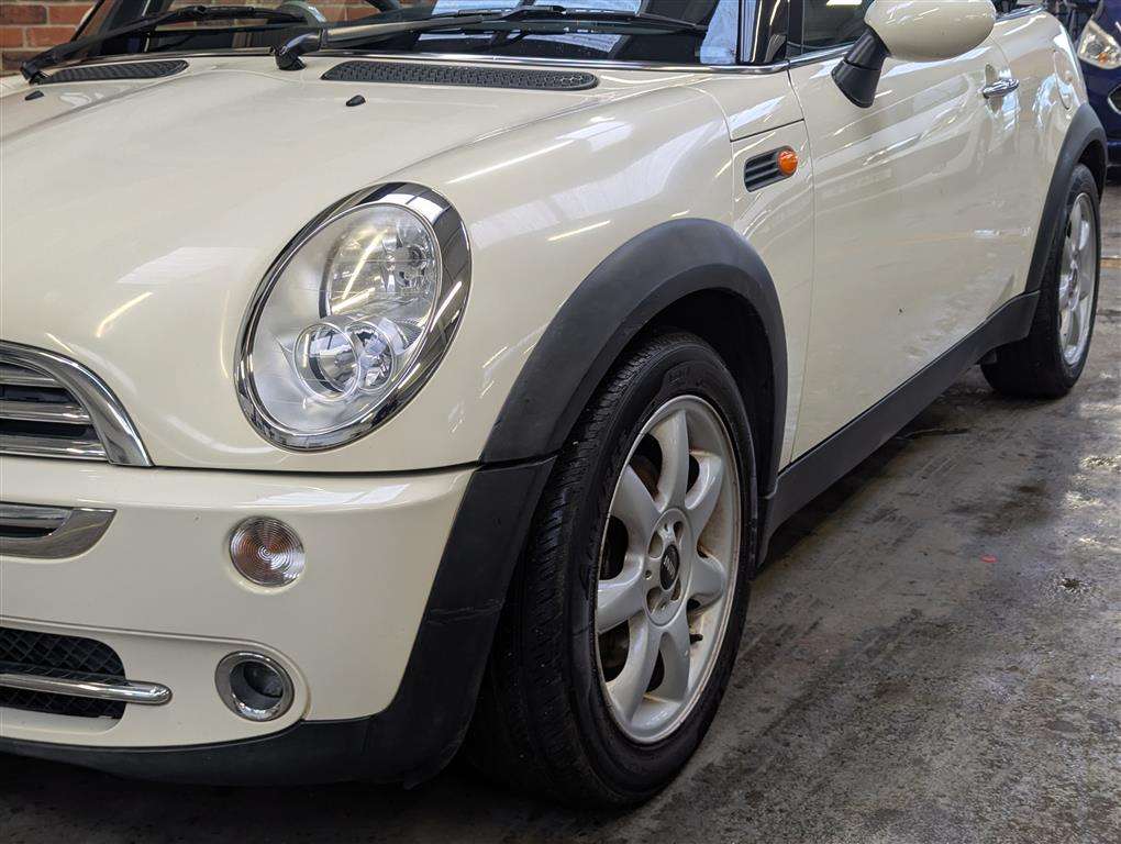 <p>2008 MINI COOPER</p>