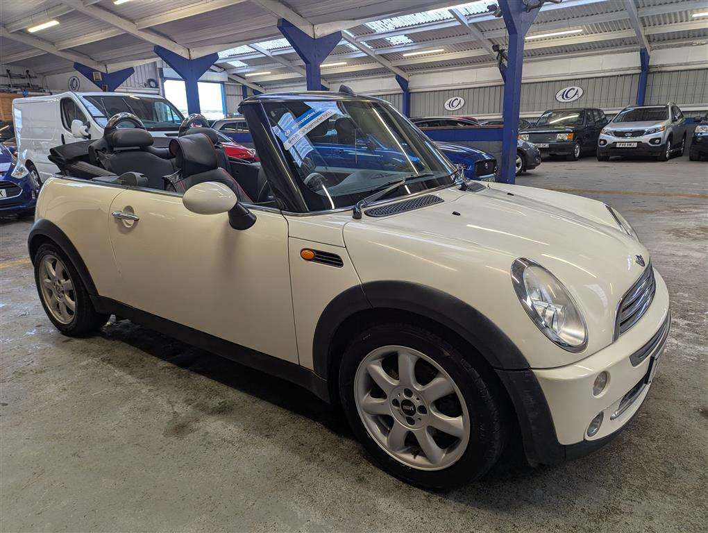 <p>2008 MINI COOPER</p>