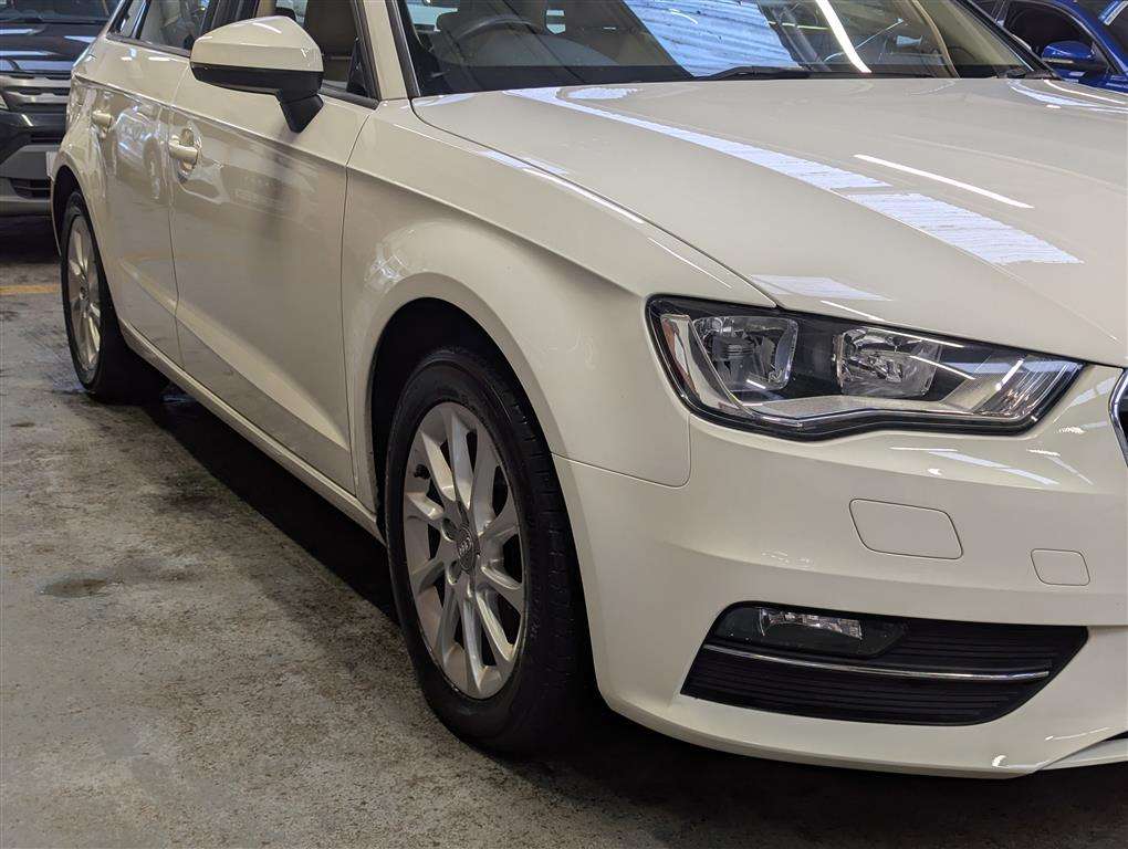 <p>2013 AUDI A3 SE TDI</p>