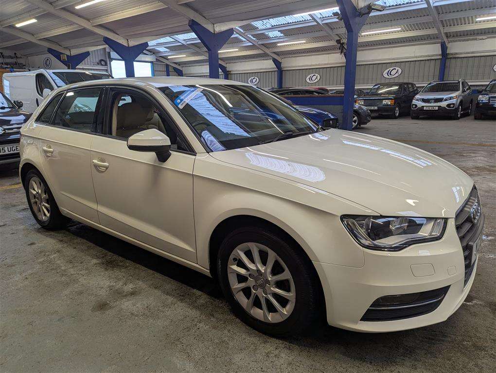 <p>2013 AUDI A3 SE TDI</p>