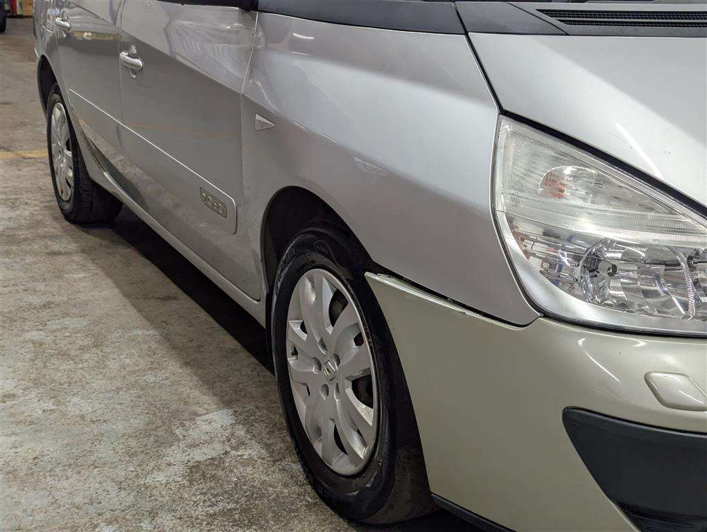 <p>2009 RENAULT ESPACE TEAM DCI 130</p>