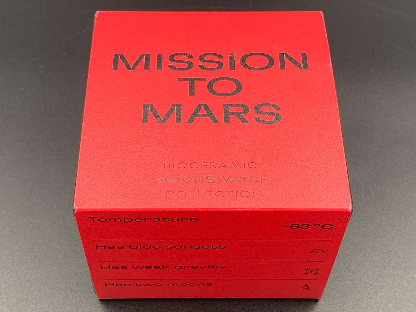 <p>SWATCH Moonswatch “Mission to Mars” &nbsp;bioceramic two button quartz chronograph watch</p>