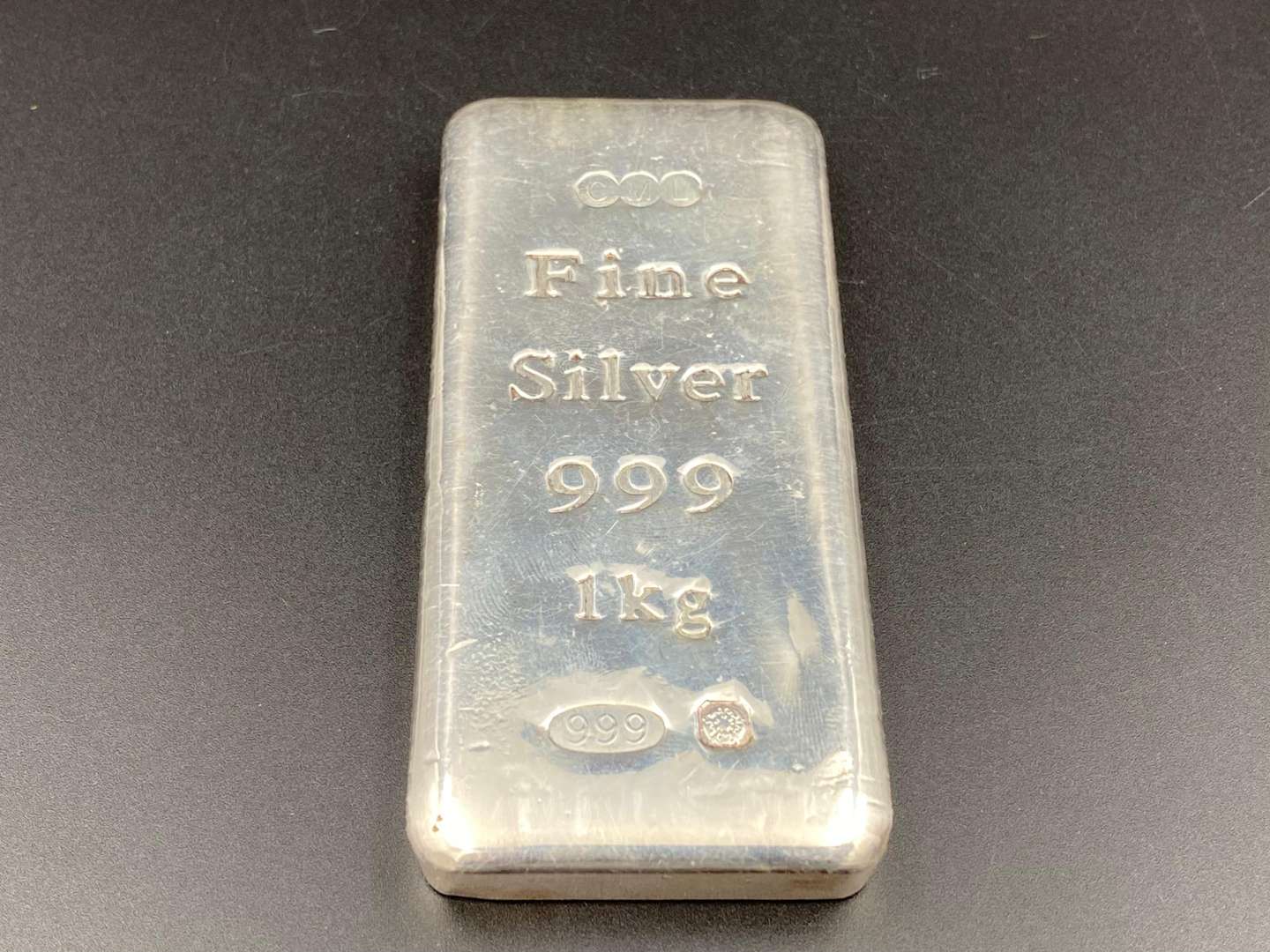 <p>Fine Silver Bullion Bar 999 1Kg</p>