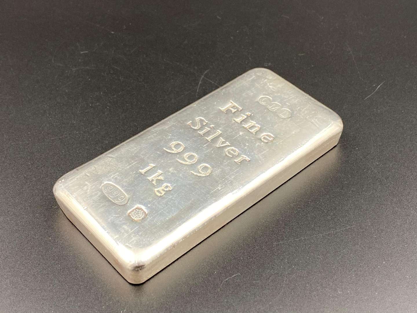 <p>Fine Silver Bullion Bar 999 1Kg</p>